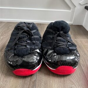 NWOT Plush Tween/Teen Slippers - Big Kids One Size